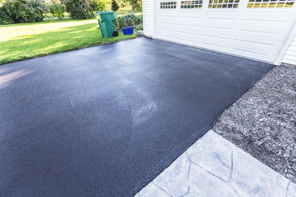 Cost of Blacktop Driveway Service in Conroe